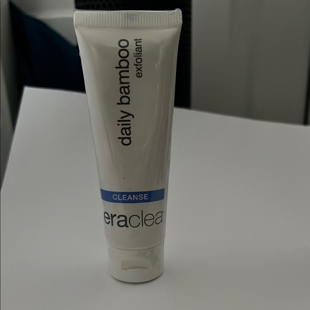 Daily Bamboo Exfoliant - White